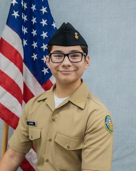 Llanas, Adam (2)_960x1200_480x600