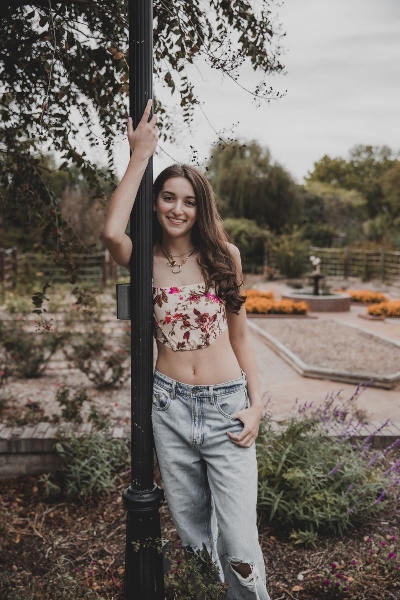 Styra Goldblatt (180)_800x1200_400x600