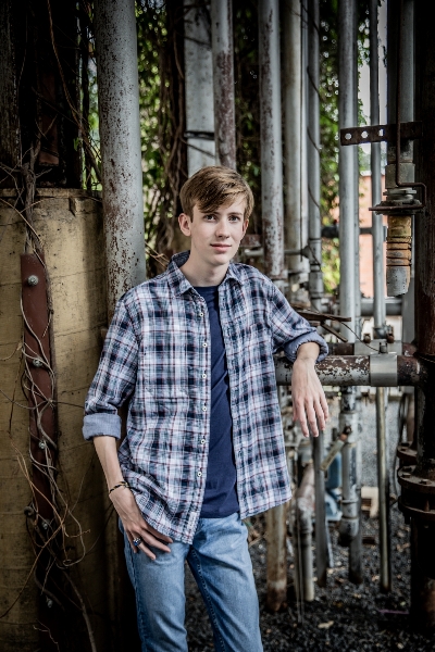 Zach Govin – Senior (69)_800x1200_400x600